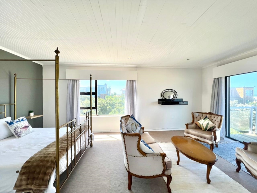 5 Bedroom Property for Sale in Paradise Beach Eastern Cape